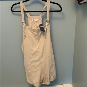 ✨Adorable HOLLISTER short-eralls SIZE L BNWT✨